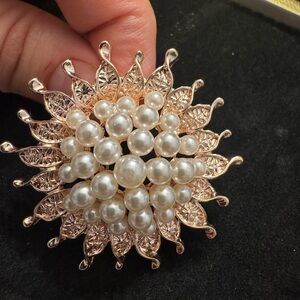 Elegant Pearl and Gold Brooch